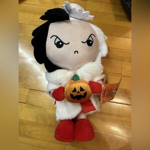 Disney Villains - Cruella De Vil (Halloween greeter/decoration)